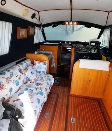 Odissea Boat - Esperienza Romantica Per Coppia In Yacht Hotel en barco