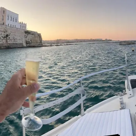 Odissea Boat - Esperienza Romantica Per Coppia In Yacht *