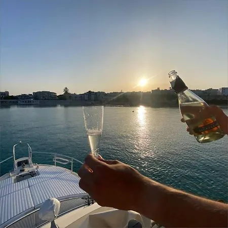 ספינת מלון Odissea Boat - Esperienza Romantica Per Coppia In Yacht *