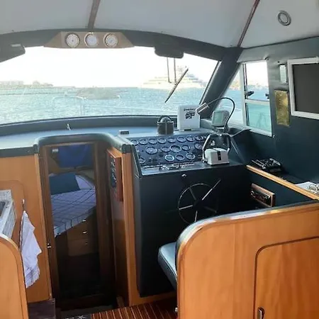 Odissea Boat - Esperienza Romantica Per Coppia In Yacht Botel Otranto